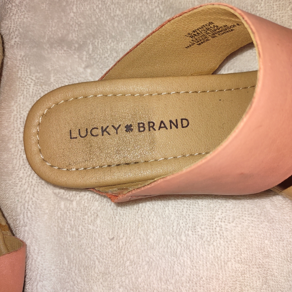 Lucky Brand Women's Peach Sandals. Size 8M. Like New - Picture 2 of 5